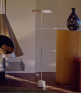 Stehlampe Lynor aus gebürstetem Stahl mit weißem Marmorsockel von Kave Home – Bild 2