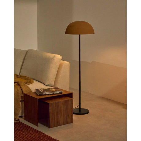 Stehlampe Nibla aus schwarzem Metall und Lampenschirm in Terrakottaoptik von Kave Home – Produktbild 2