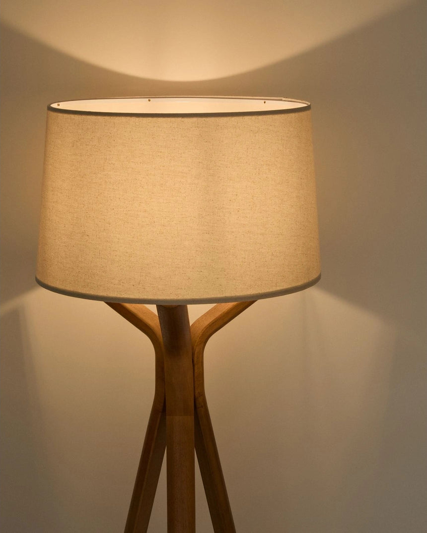 Stehlampe Ubira aus Eschenholz mit Lampenschirm aus Leinen von Kave Home – Bild 2