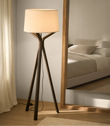 Stehlampe Ubira aus Eschenholz mit dunklem Finish mit Lampenschirm aus Leinen von Kave Home – Bild 2