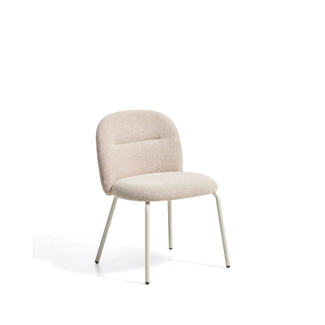 Stuhl Arino mit beiger Chenille und beigen Metallbeinen  von Kave Home – Bild 1
