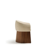 Stuhl Bosca mit beigefarbener Chenille und Nussbaumfurnier FSC 100% von Kave Home – Bild 7