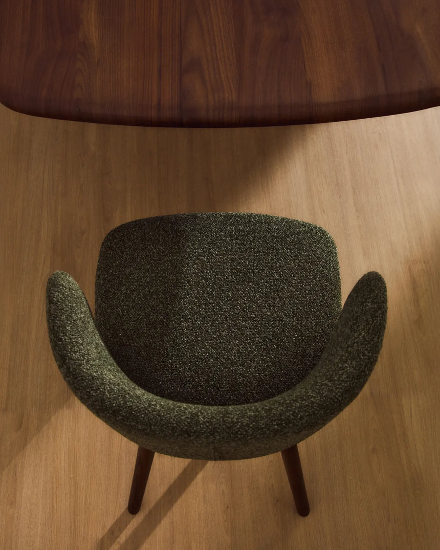 Stuhl Ciselia in dicker Chenille mit Beinen aus Eschenholz oder Stahl , FSC Mix Credit von Kave Home – Bild 3