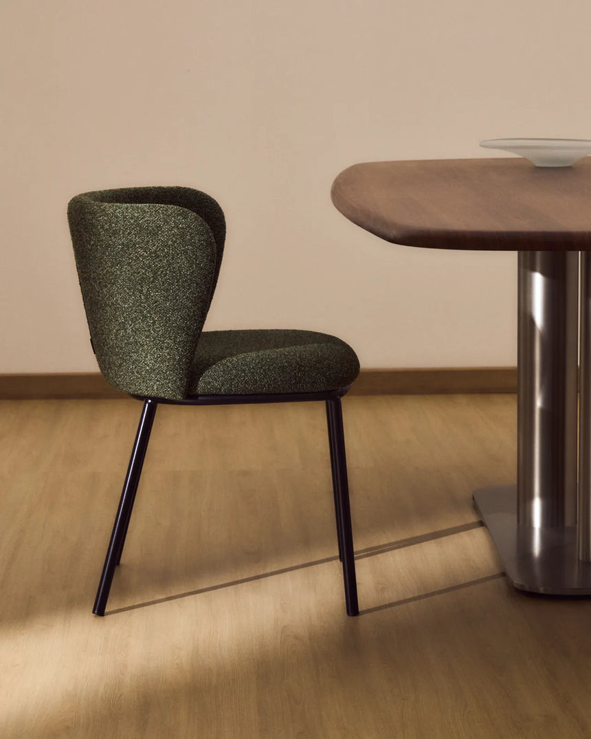Stuhl Ciselia in dicker, dunkelgrüner Chenille mit Stahlbeinen mit schwarzem Finish, FSC Mix Credit von Kave Home – Bild 2