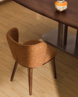 Stuhl Ciselia in dicker, terrakottafarbener Chenille mit Beinen aus massivem Eschenholz mit walnussholzfarbenem Finish, FSC Mix Credit von Kave Home – Bild 2