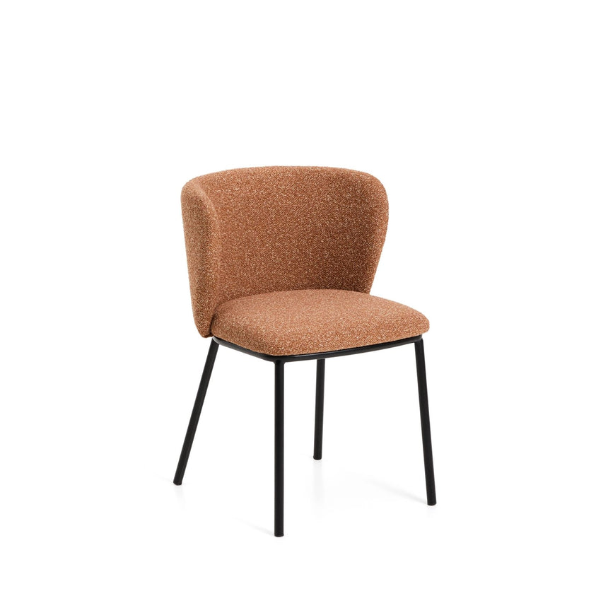 Stuhl Ciselia in dicker, terrakottafarbener Chenille mit Stahlbeinen mit schwarzem Finish, FSC Mix Credit von Kave Home – Bild 1
