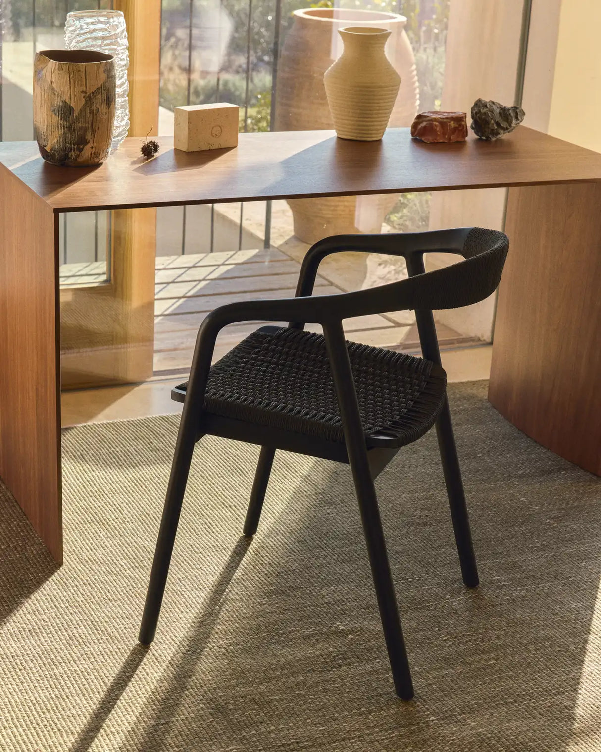 Stuhl Derile aus massivem Eichenholz mit Finish und Papierseil FSC 100% von Kave Home – Bild 4