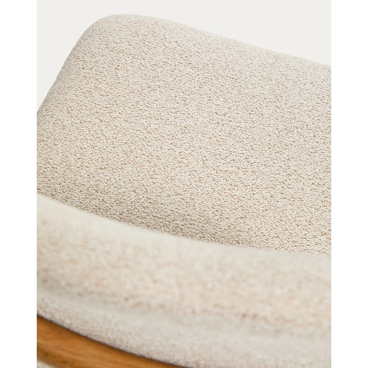 Stuhl Elnor aus Chenille und Beinen aus massivem Eichenholz mit Finish von Kave Home – Bild 11