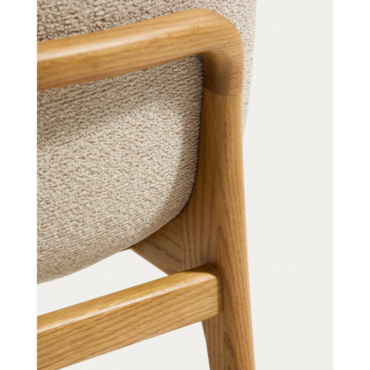Stuhl Elnor aus Chenille und Beinen aus massivem Eichenholz mit Finish von Kave Home – Bild 8