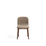 Stuhl Elnor aus brauner Chenille und Beinen aus massivem Eichenholz mit Nussbaum-Finish von Kave Home – Bild 1