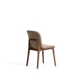 Stuhl Elnor aus brauner Chenille und Beinen aus massivem Eichenholz mit Nussbaum-Finish von Kave Home – Bild 4