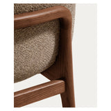 Stuhl Elnor aus brauner Chenille und Beinen aus massivem Eichenholz mit Nussbaum-Finish von Kave Home – Bild 7