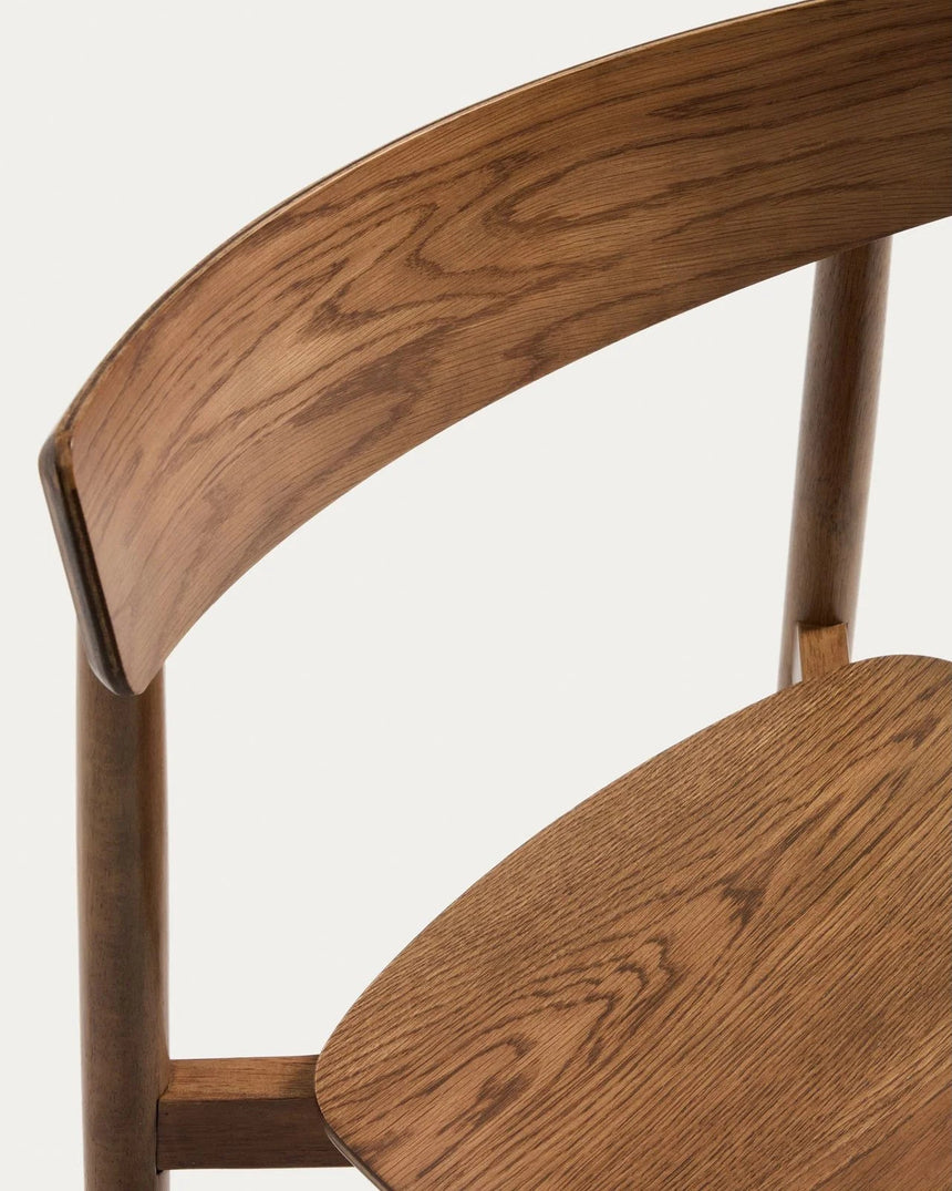 Stuhl Evera aus Eichenfurnier mit Naturfarbenem oder Nussbaumfinish von Kave Home – Bild 9