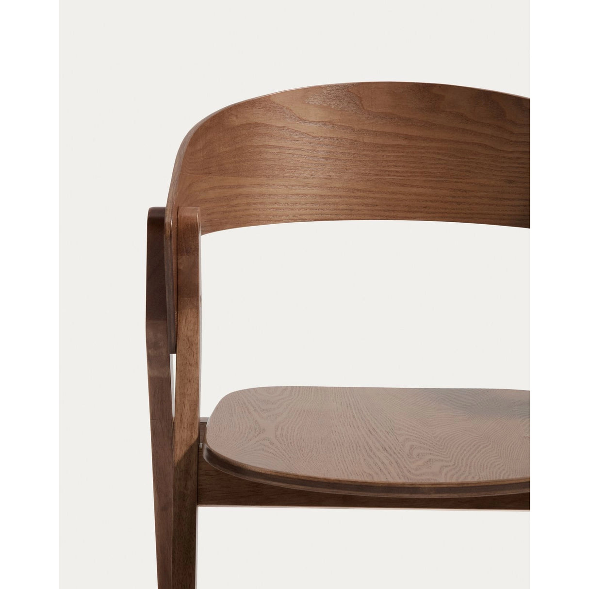 Stuhl Godia aus Eichenfurnier mit Nussbaumfinish oder in Naturfarben von Kave Home – Bild 7