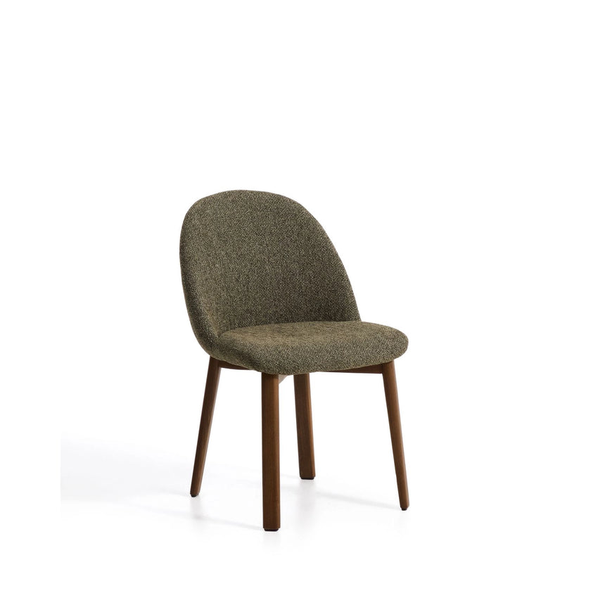 Stuhl Meila mit grüner Chenille und Beinen aus massivem Eschenholz mit Nussbaumfinish von Kave Home – Bild 1