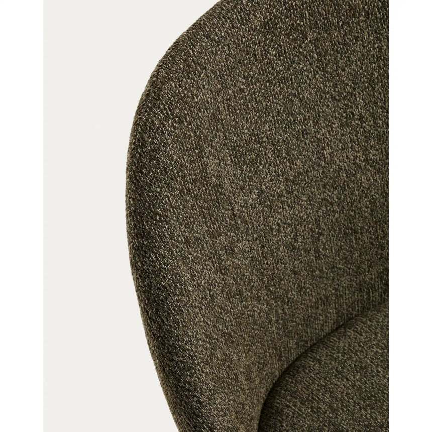 Stuhl Meila mit grüner Chenille und Beinen aus massivem Eschenholz mit Nussbaumfinish von Kave Home – Bild 10