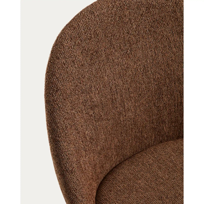 Stuhl Meila mit terrakottafarbener Chenille und Beinen aus massivem Eschenholz mit Nussbaumfinish von Kave Home – Bild 9