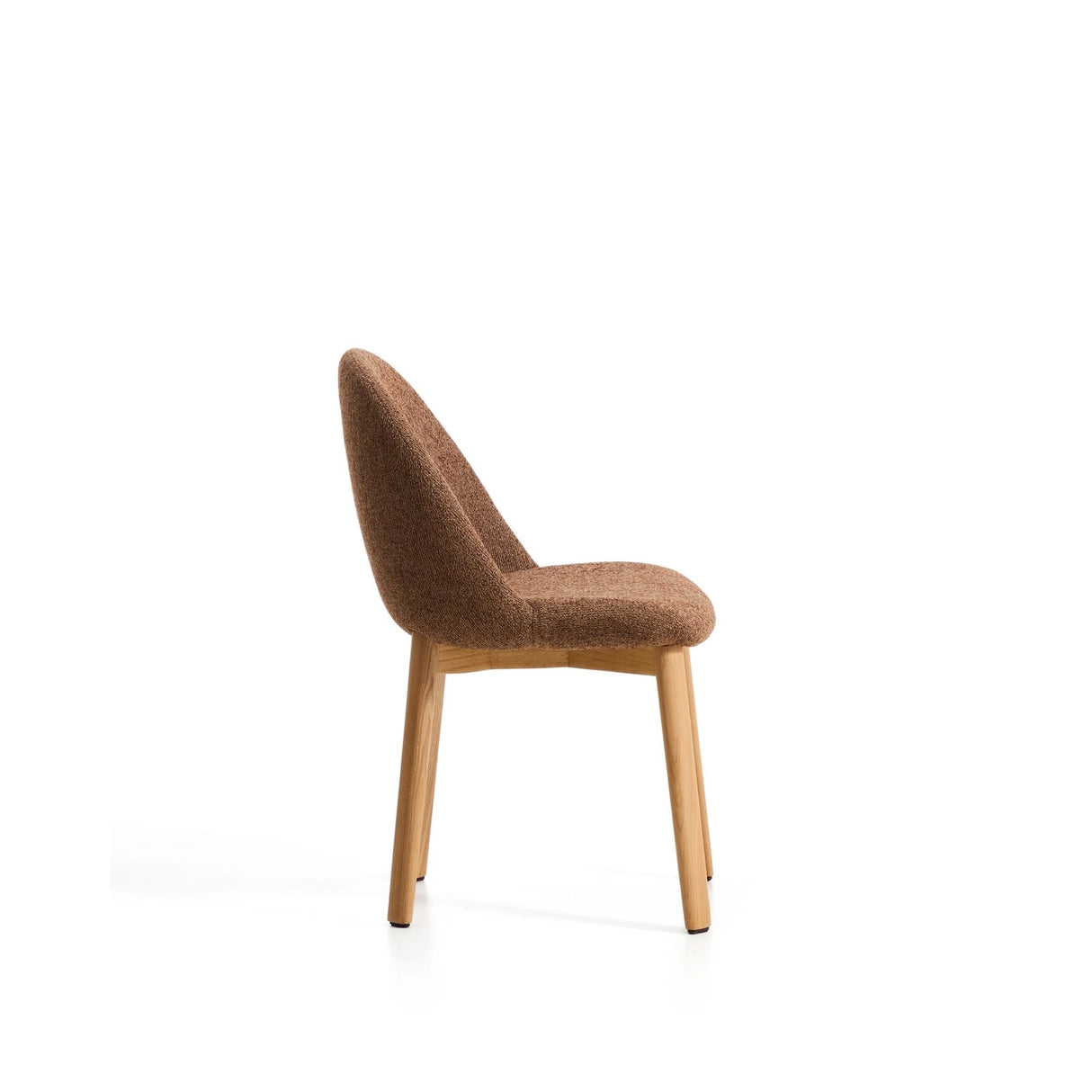 Stuhl Meila mit terrakottafarbener Chenille und Beinen aus massivem Eschenholz mit naturfarbenem Finish  von Kave Home – Bild 3