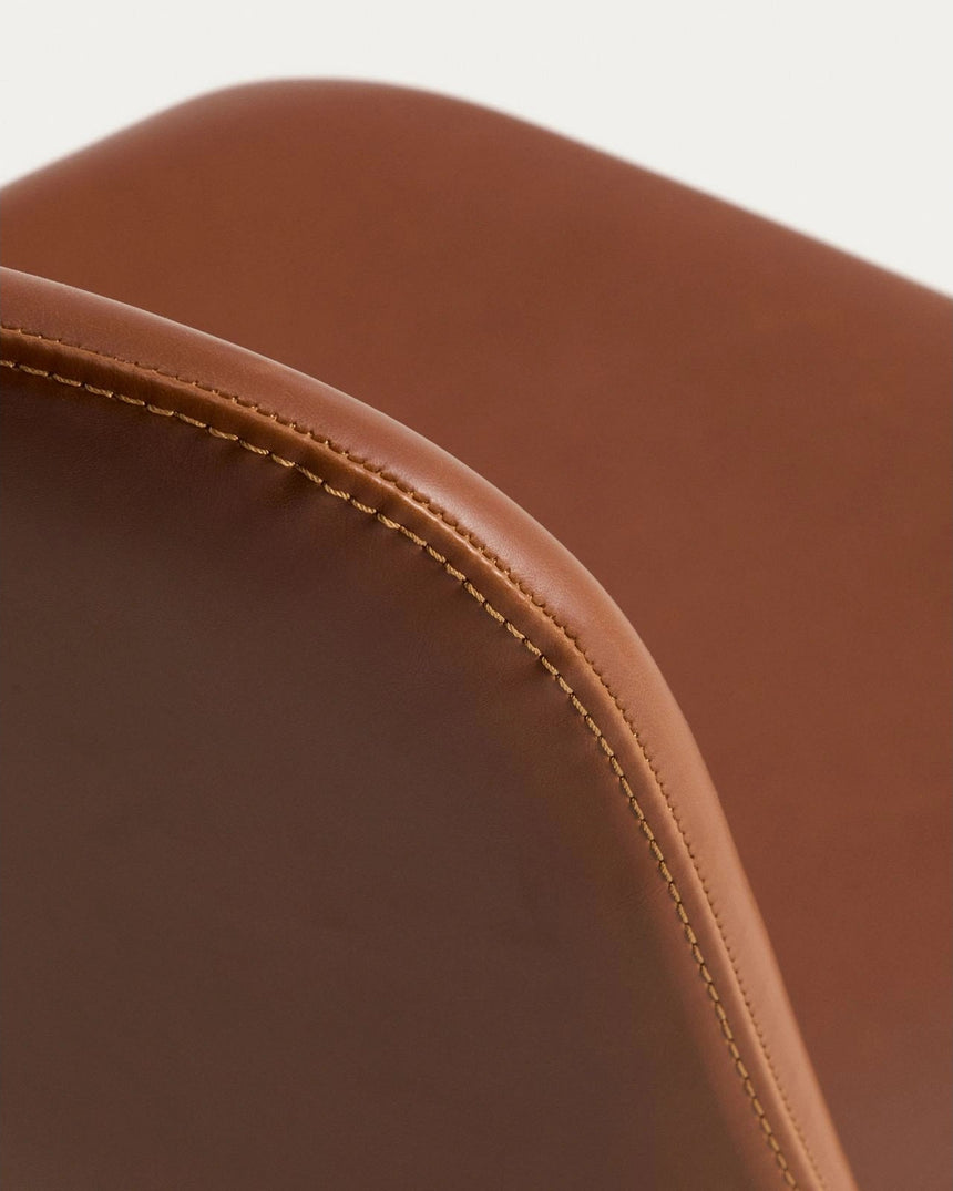 Stuhl Zahara ohne und mit Chenillebezug und Stahlbeinen mit schwarzem Finish, FSC 100 % von Kave Home – Bild 9