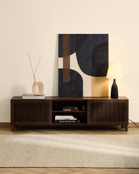 TV-Möbel Beyla aus Furnier und Massivholz aus Esche mit nussbaumfarbenem Finish 180 x 49,5 cm FSC 100% von Kave Home – Produktbild 2