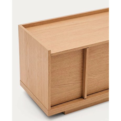 TV-Möbel Onix aus Eichenfurnier mit Naturton-Finish 200 x 45 cm FSC Mix Credit von Kave Home – Bild 6