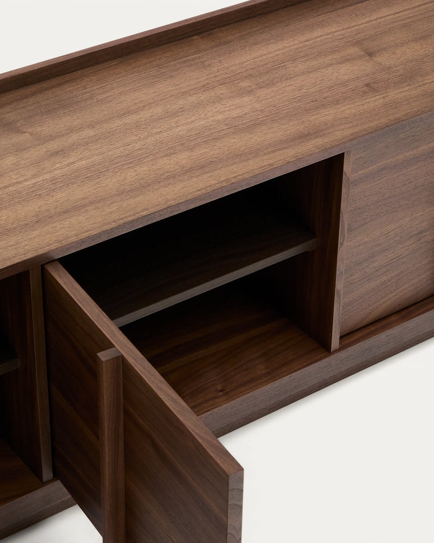 TV-Möbel Onix aus Walnussfurnier mit dunklem Finish 200 x 45 cm FSC Mix Credit von Kave Home – Produktbild 1