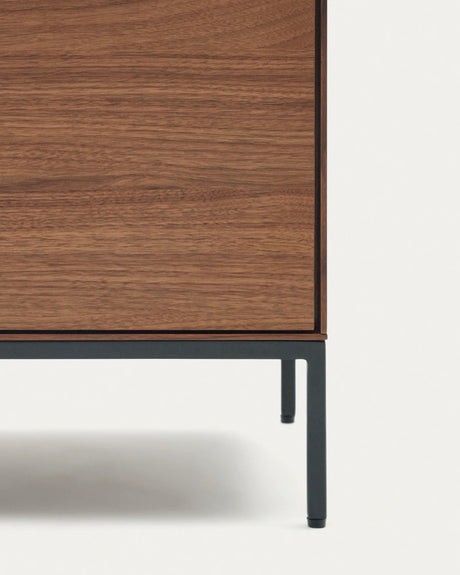 TV-Schrank Vedrana 3 Türen aus Nussholzfurnier und Stahlbeine in Schwarz 195 x 55 cm von Kave Home – Produktbild 3