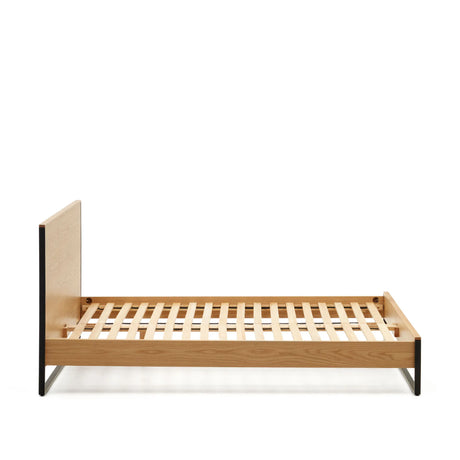 Taiana Bett aus Eichenfurnier und Stahlbeinen mit schwarzem Finish 160 x 200 cm von Kave Home – Produktbild 10
