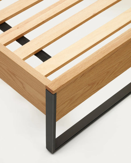 Taiana Bett aus Eichenfurnier und Stahlbeinen mit schwarzem Finish 90 x 190 cm von Kave Home – Produktbild 3