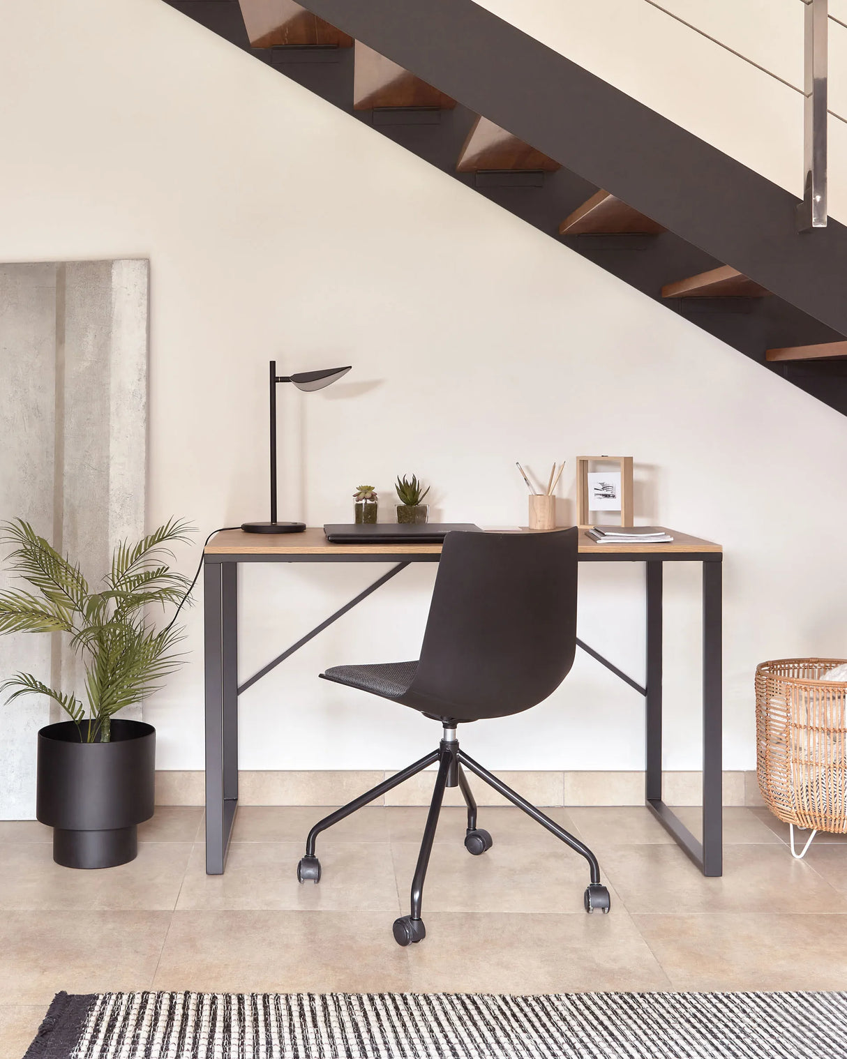 Talbot Schreibtisch MDF Finish in Natur und Stahlbeine mit schwarzem Finish 120 x 60 cm von Kave Home – Produktbild 4