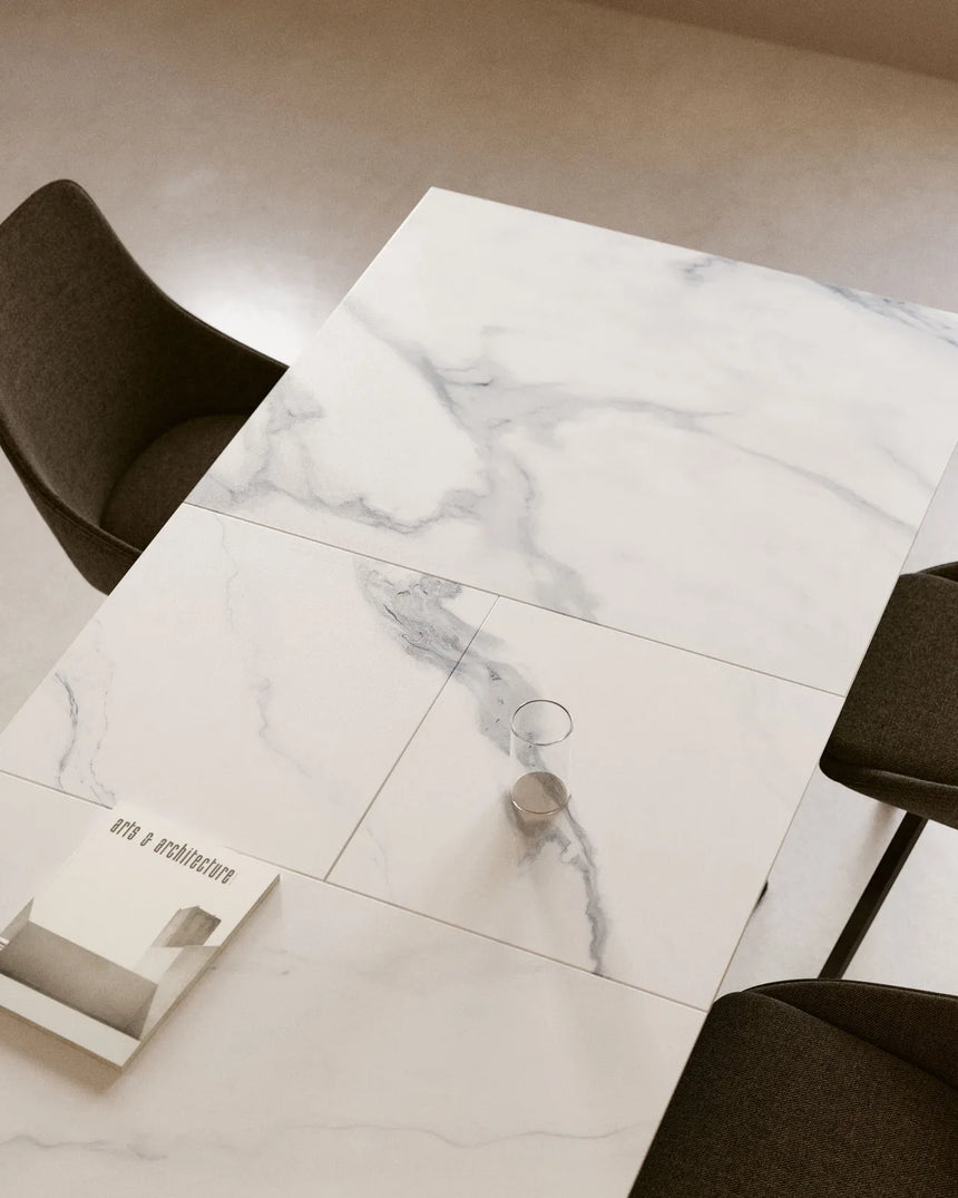 Theone ausziehbarer Tisch Feinsteinzeugplatte weiß schwarze Stahlbeine 160 (210) x 90 cm von Kave Home – Bild 3
