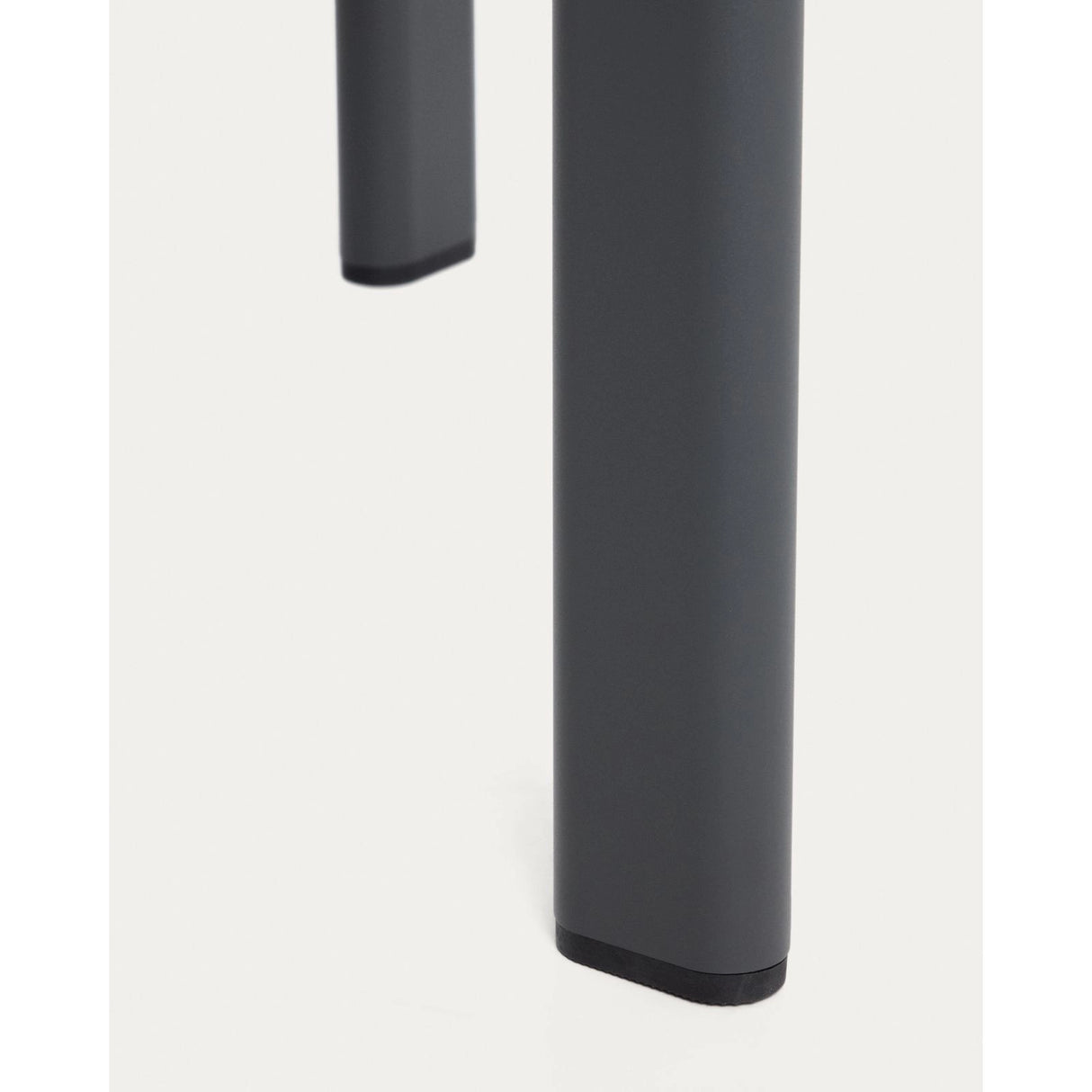 Tisch Anafi mit Tischplatte aus gesintertem Stein in Graphit, 140 x 80 cm  von Kave Home – Bild 8