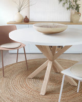 Tisch Argo aus Melamin mit weißer Oberfläche und Stahlbeinen in Holzoptik Ø 120 cm von Kave Home – Bild 3