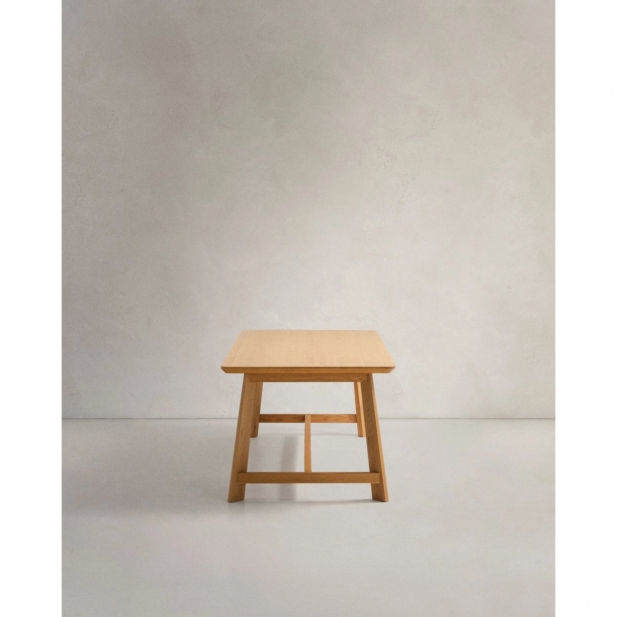 Tisch Idun aus furniertem und massivem Eichenholz mit Finish in natürlichem Farbton FSC Mix Credit 220 x 100 cm von Kave Home – Bild 9