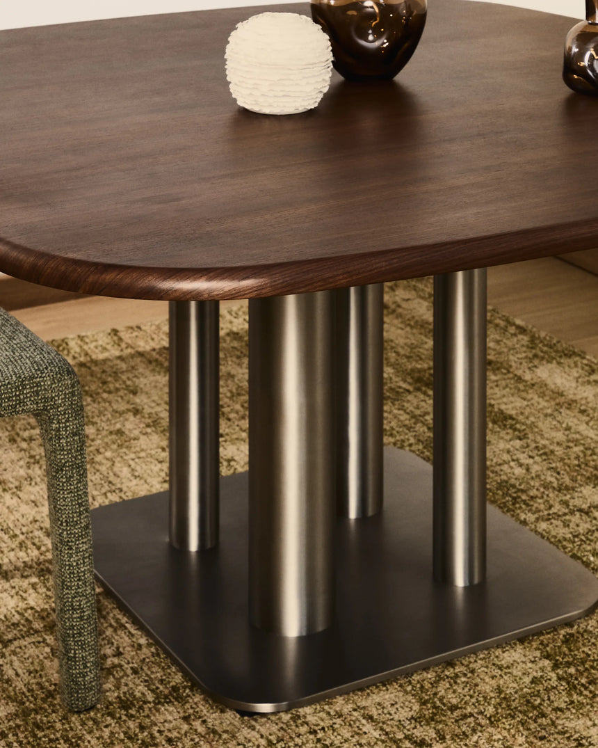 Tisch Melvar aus Nussbaumfurnier FSC 100 % und Beine mit gebürsteter Edelstahlbasis 121 x 121 cm von Kave Home – Produktbild 2