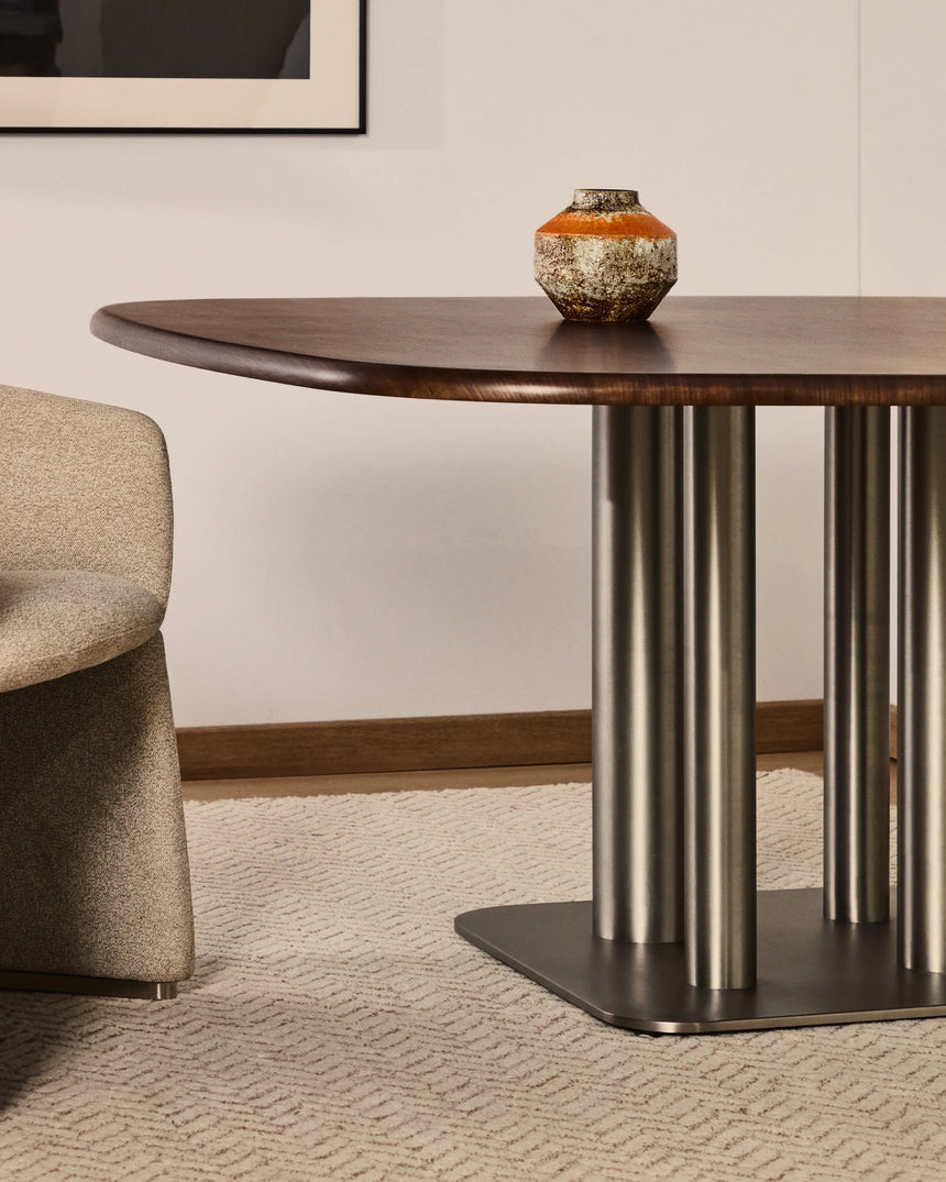 Tisch Melvar aus Nussbaumfurnier FSC 100 % und Beine mit gebürsteter Edelstahlbasis 150 x 150 cm von Kave Home – Produktbild 2