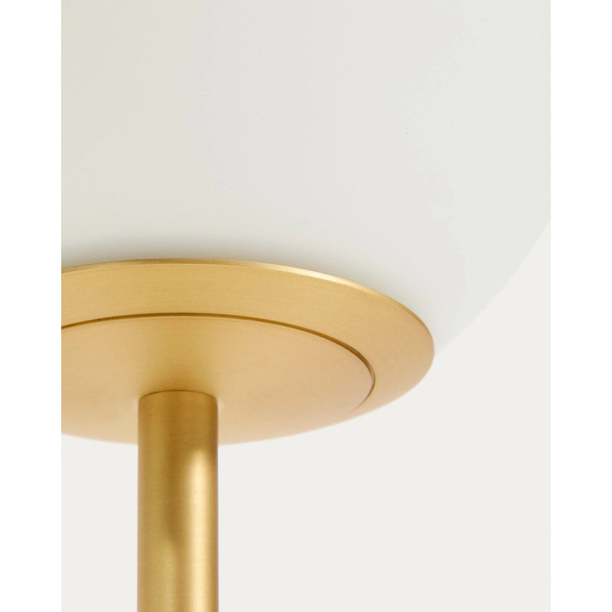 Tischlampe Brisia aus Metall mit gebürstetem Messing-Finish und einer mattierten Glaskugel Ø 15 cm von Kave Home – Bild 5
