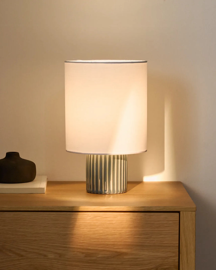 Tischlampe Eshe aus Keramik mit Finish in Grün und Weiß von Kave Home – Bild 2