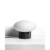 Tischlampe Idela aus Rauchglas und schwarzem Marmor Ø 26 cm von Kave Home – Bild 1