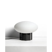 Tischlampe Idela aus Rauchglas und schwarzem Marmor Ø 26 cm von Kave Home – Bild 1