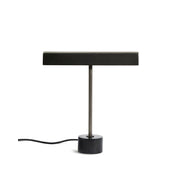 Tischlampe Lynor aus gebürstetem Metall mit Marmorsockel von Kave Home – Bild 1