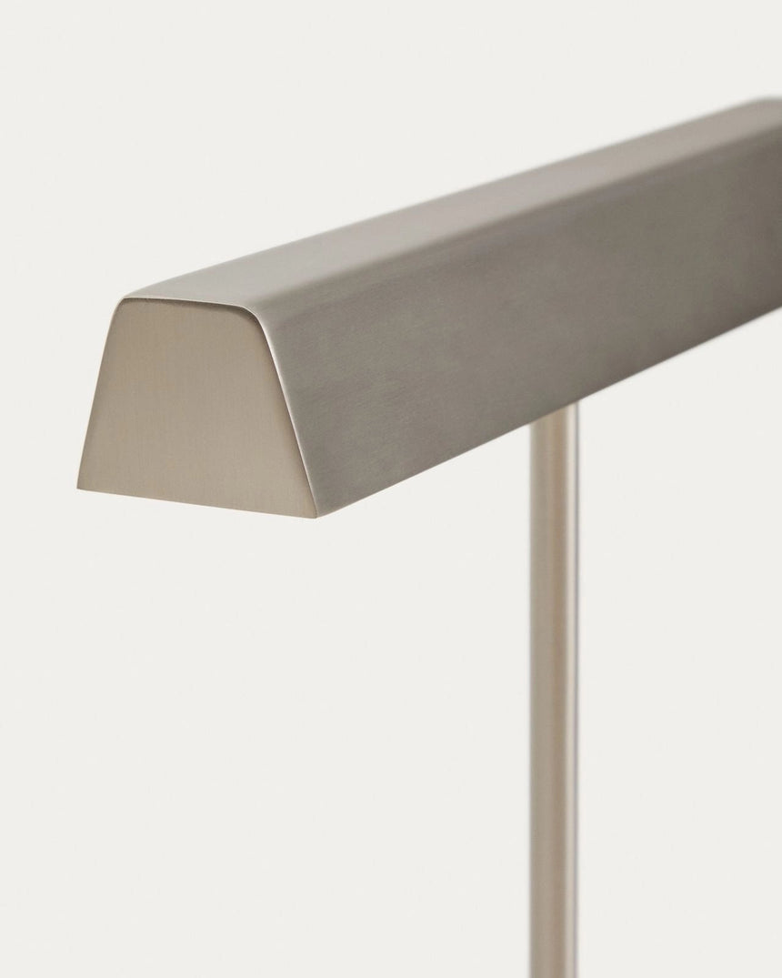 Tischlampe Lynor aus gebürstetem Metall mit weißem Marmorsockel von Kave Home – Bild 5