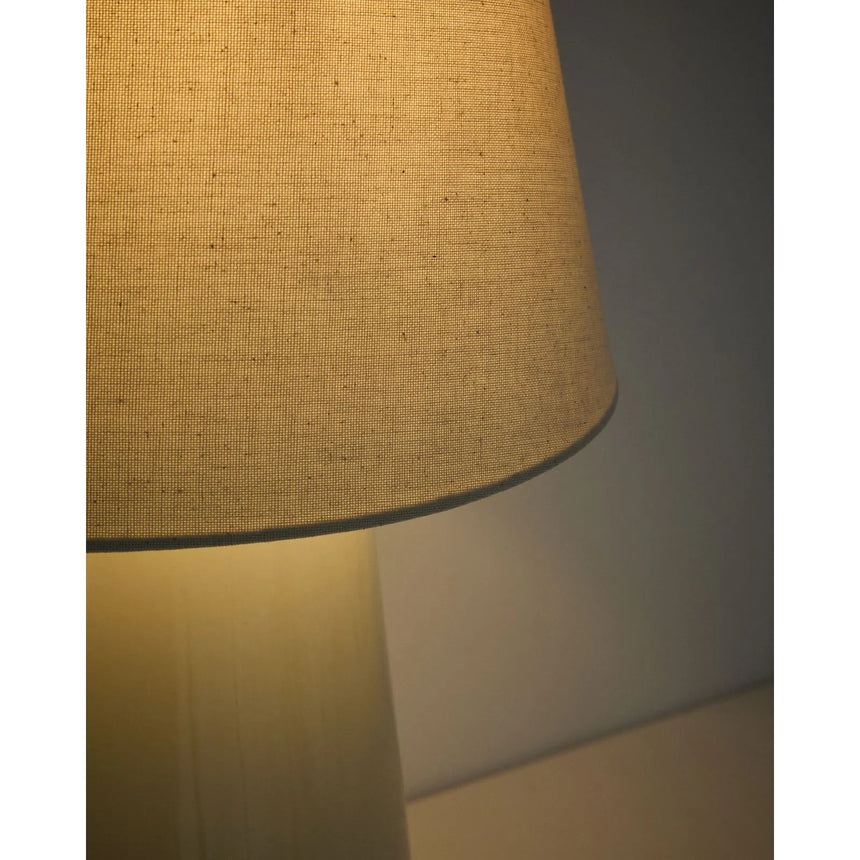 Tischlampe Odra aus ecrufarbener Keramik mit glänzendem Finish von Kave Home – Bild 5