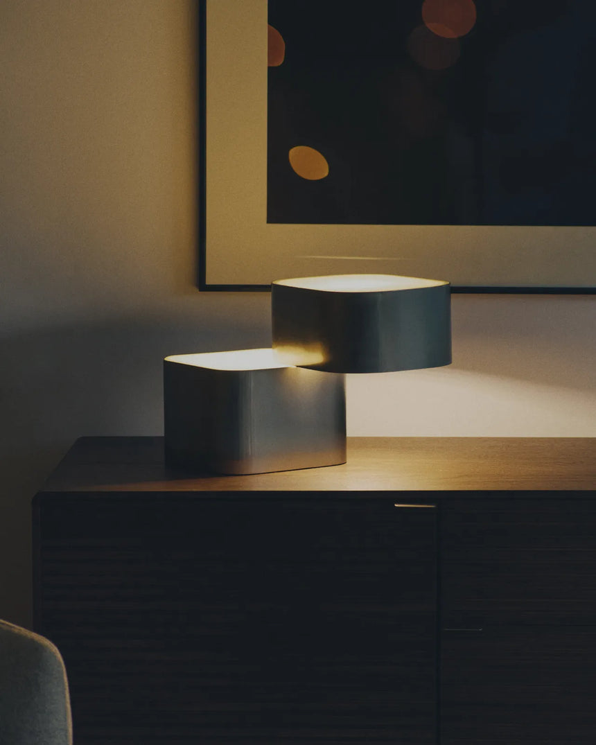 Tischlampe Tandan aus grauem Metall mit gebürstetem Finish von Kave Home – Bild 2