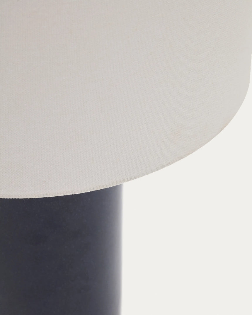 Tischlampe Toneric aus Keramik mit blauem Finish und Baumwolle von Kave Home – Produktbild 2