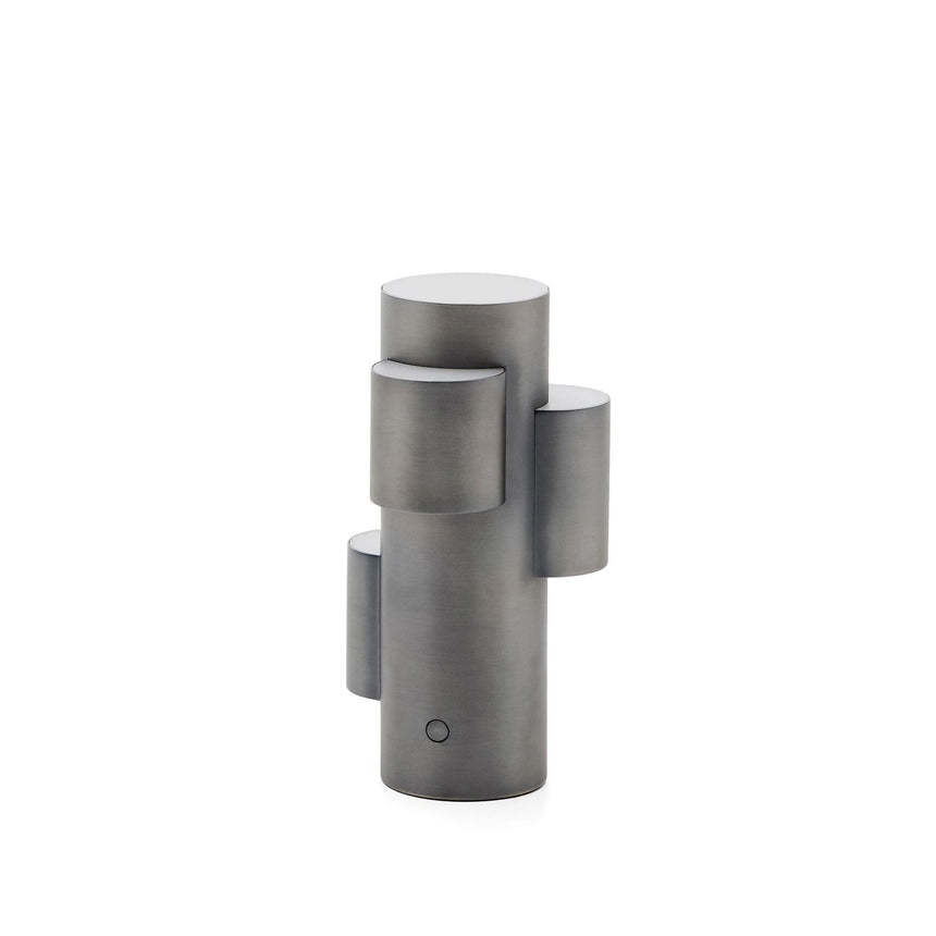 Tragbare LED-Tischlampe Adrina aus Metall mit gebürstetem Finish von Kave Home – Bild 1