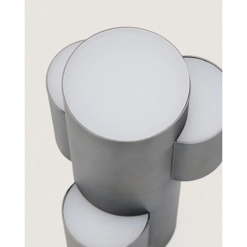 Tragbare LED-Tischlampe Adrina aus Metall mit gebürstetem Finish von Kave Home – Bild 9