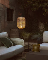 Tragbare LED-Tischlampe Saranella aus hellgrauem synthetischem Rattan von Kave Home – Bild 3
