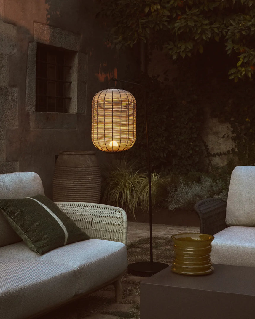 Tragbare LED-Tischlampe Saranella aus hellgrauem synthetischem Rattan von Kave Home – Bild 3