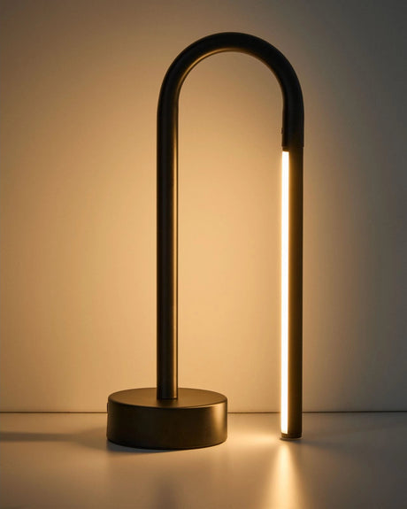 Tragbare Tischlampe Bow aus Aluminium von Kave Home – Bild 5
